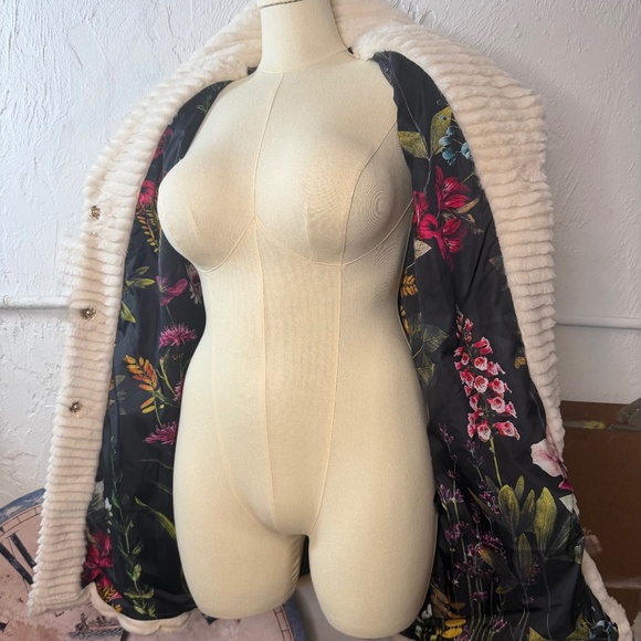 JASON WU Cream Faux Fur Midi Luxury Coat Jacket Sz M NWT - Picture 9 of 16